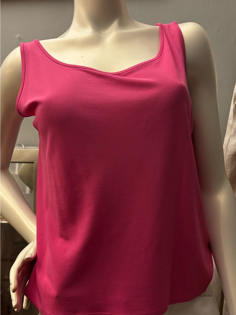 Eileen Fisher 100% Silk  Fuchsia Sleeveless Scoop-Neck Tank